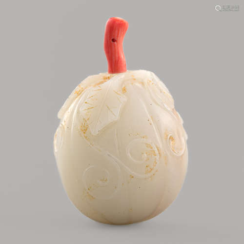 十八世紀   白玉雕瓜形鼻煙壺A Chinese carved white jade melon...