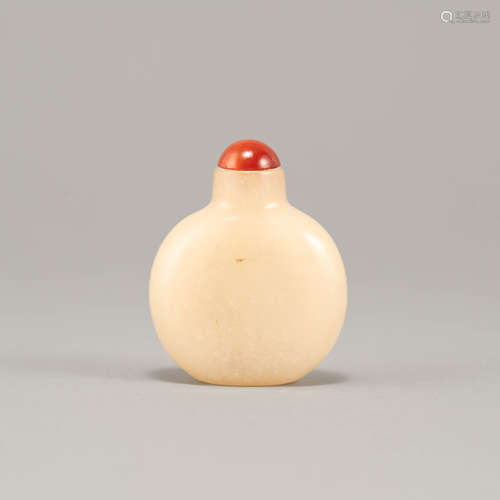 十八/十九世紀   白玉鼻煙壺A Chinese white jade snuff bottle1...