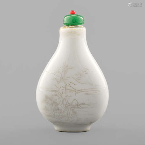 十九世紀   刻瓷山水鼻煙壺A Chinese incised porcelain snuff b...