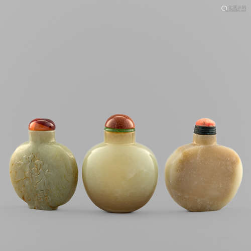 十八/十九世紀   玉鼻煙壺三只Three Chinese jade snuff bottles...