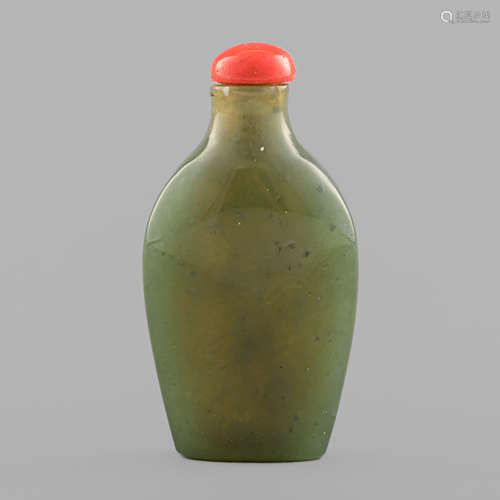 十九世紀  岫玉鼻煙壺A Chinese serpentine jade snuff bottle19...