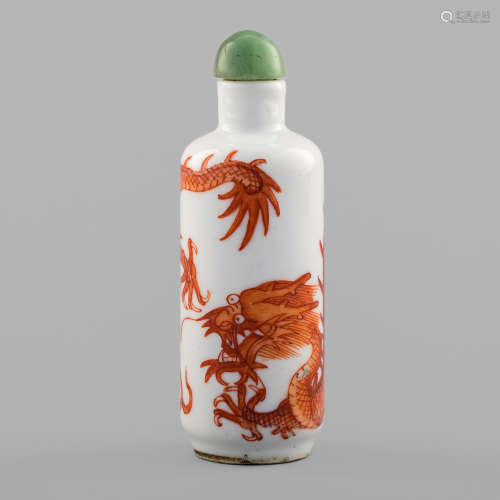 十九世紀 礬紅龍紋鼻煙壺A Chinese iron red snuff bottle19th c...