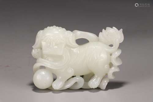 : hetian jade lion play ball furnishing articles6.9 cm long,...