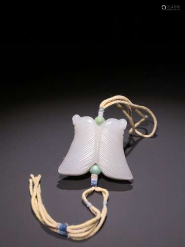 On the evening of hetian jade cicada shaped pendant.Specific...