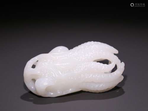 Hetian jade bergamot carvings.Specification: long and 6.5 cm...