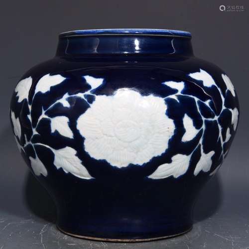 The blue white peony grain tankSize 21.5 x24