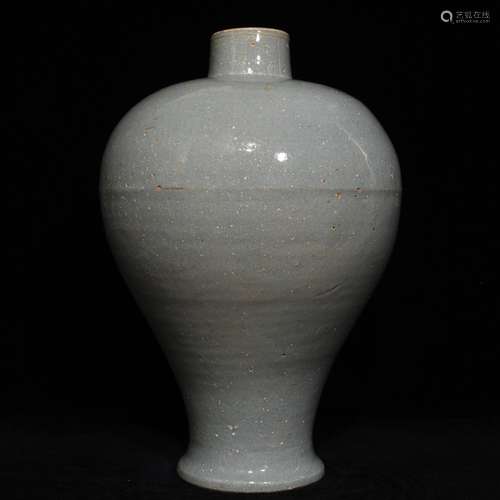 Green glaze plum bottleSize 37.5 x24