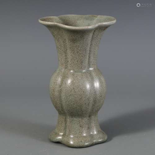 Guanyao vase,Size, high long 13 21.8 11.3 cm wide weighs 620...