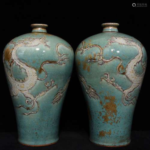 Green glaze embossment dragon plum bottleSize 33 x21