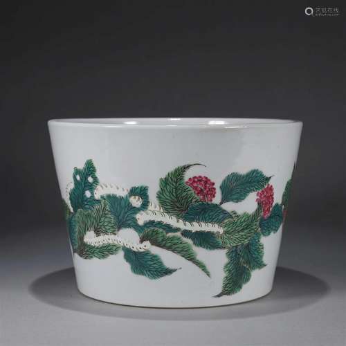 A famille rose porcelain flowerpot