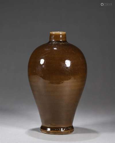 A brown glaze porcelain meiping