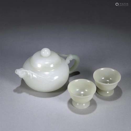 A set of bamboo patterned jade teapot and cups