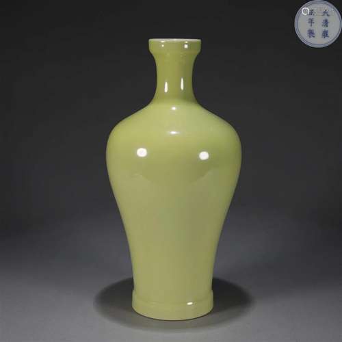 A yellow glaze porcelain vase