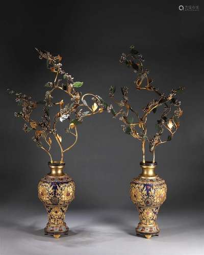 A pair of gem-inlaid gilding copper enamel vases