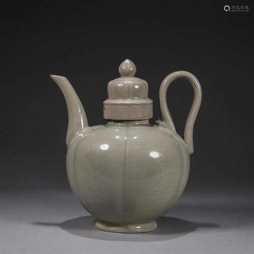 A figure patterned Yue kiln porcelain ewer