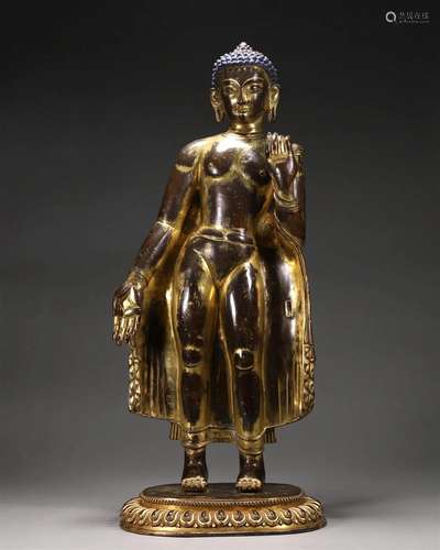 A gilding copper Sakyamuni buddha statue