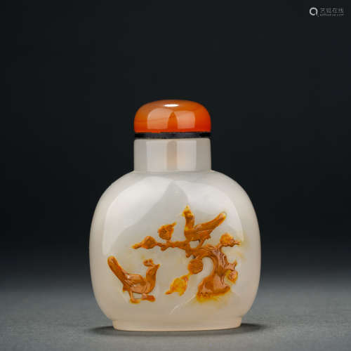 Qing Dynasty Agate Carved Bird Snuff Bottle