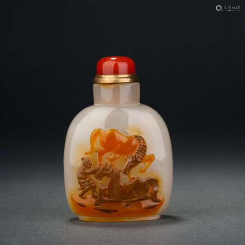 Qing Dynasty Agate Snuff Bottle with Pretty Figures and Hors...