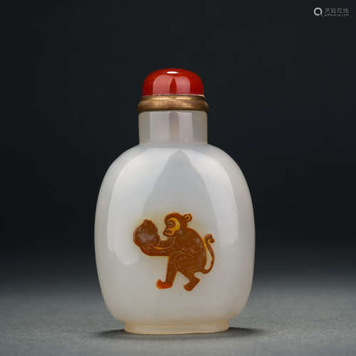 Qing Dynasty Agate Snuff Bottle
