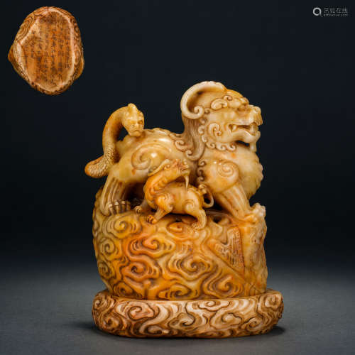 Qing Shoushan Stone Mother Animal Ornament