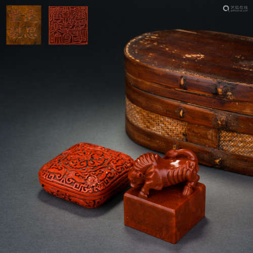 Two pieces of agate and ox-pattern seals in Qing Dynasty