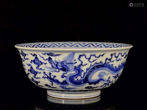 Blue and white 11.8/27.6 longfeng green-splashed bowls.51900...