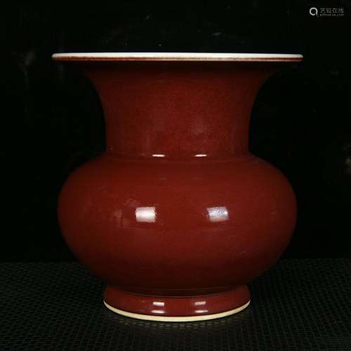 The red glaze slag bucket17 cm high 16.6 cm in diameter