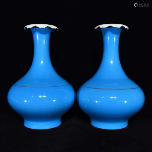 The blue glaze colour flower bottle mouth, 28 x 18.5