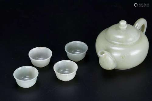 back: hetian okho, jade cup aThe jade jade is exquisite, bur...