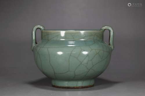 Longquan celadon censer12 cm high 16 cm in diameter