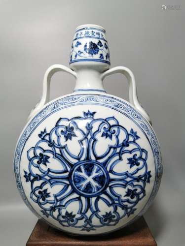 Blue and white round pattern flexibly