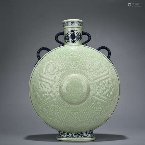 Pea green glaze carving sweet grain on bottleCollection of s...