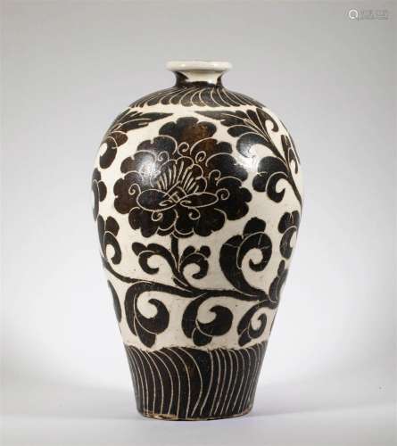 The plum vase of Cizhou kiln in the Song Dynasty