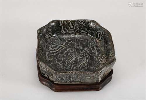 Tang Dynasty twisted glaze washing