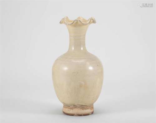 Tang Dynasty white-glazed bottle