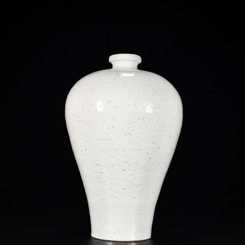 Sweet white glazed carved peony flower grain mei bottle44 cm...