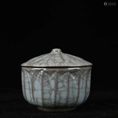 Kiln carved lotus-shaped tureen 14 * 15 cm