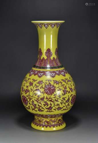 Imperial yellow glaze and glaze red glaze in the lotus flowe...