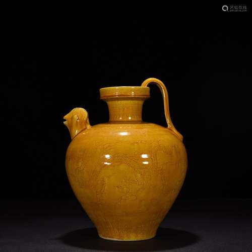 Hongzhi chicken oil yellow glaze carved dragons and phoenixe...