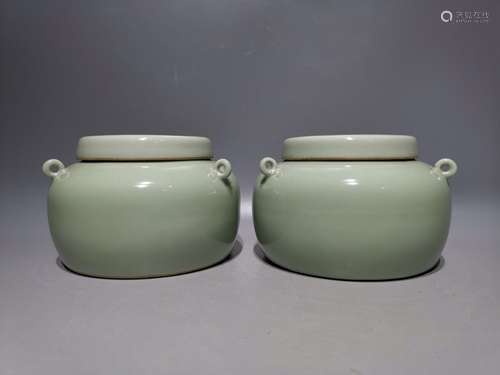 Powder blue glaze three cans, high: 9.5 cm, abdomen diameter...