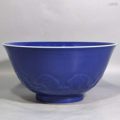 Embossed with a bowl of diameter 24.3 high 12 wil blue glaze