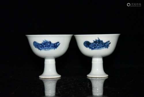 Blue and white fish three lines goblet pair x8.3 7.5 cm 1800