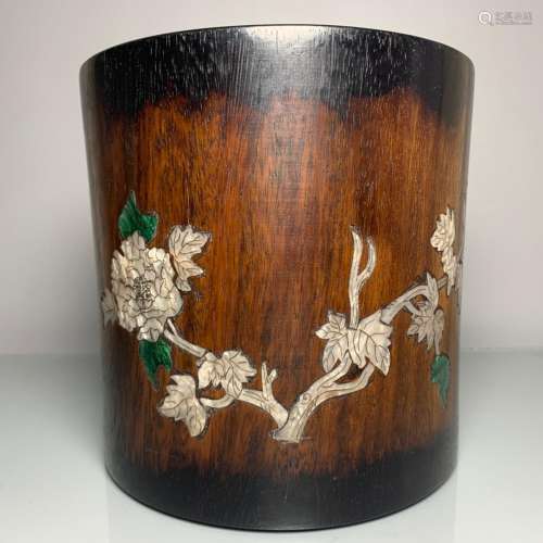 Rosewood inlay shell pen container.18 centimeters high 18 cm...