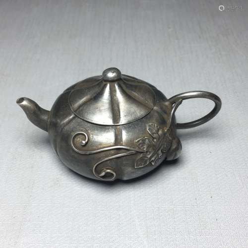 Silver teapotSize: 80/54 dimensions / 40 mmWeighing about 36...