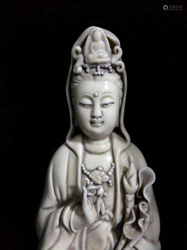 Dehua kiln, white porcelain guan Yin.High 26 CM, 11.5 CM.