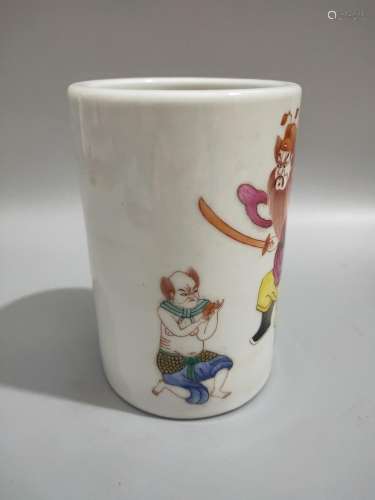 , pastel hand-painted, doors of demon brush pot.11.3 CM high...