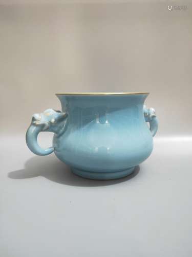 The blue glaze colour, like incense burner.High 10 cm, 12 cm...