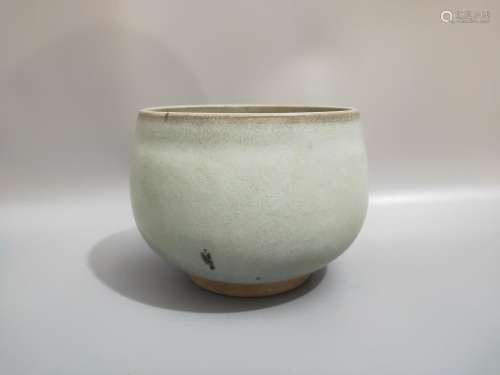 The acquisition of a line, jun porcelain alms bowl.Appearanc...