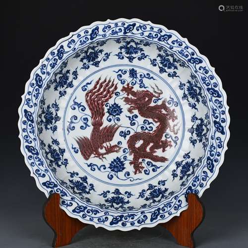 Blue and white youligong longfeng wen ling fold along the pl...