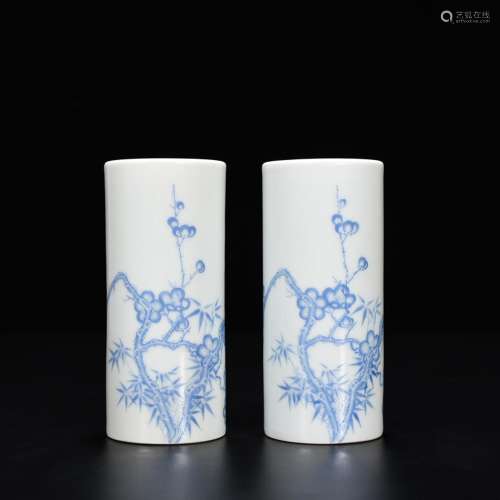 Colored enamel blue is the color of bamboo MeiWen pen contai...